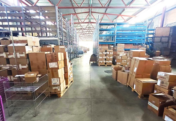 Temporary warehouse services for festival production teams